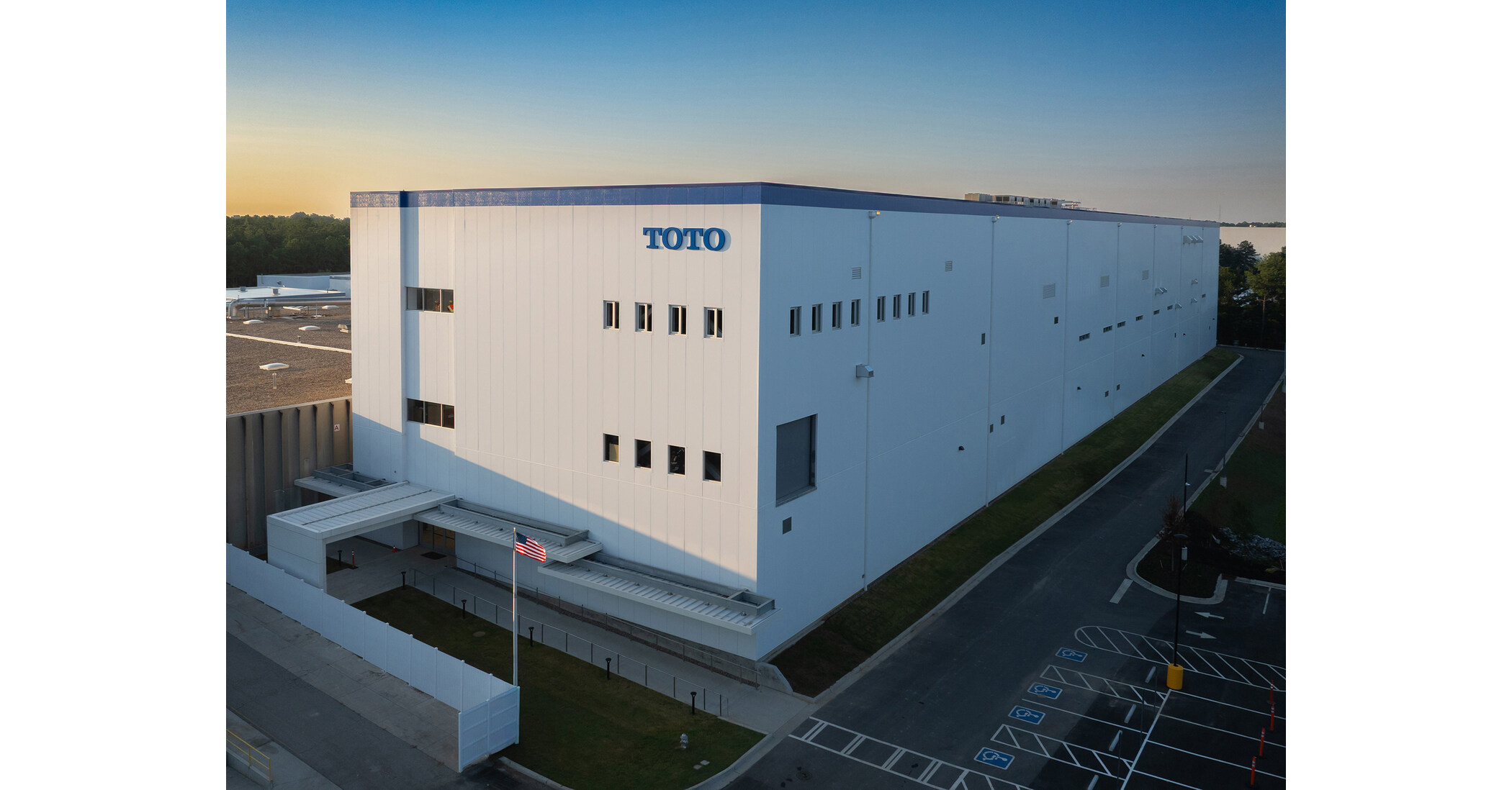 TOTO Opens $224M Georgia Manufacturing Facility, Increasing U.S. Luxury  Toilet Production Capacity by 150%
