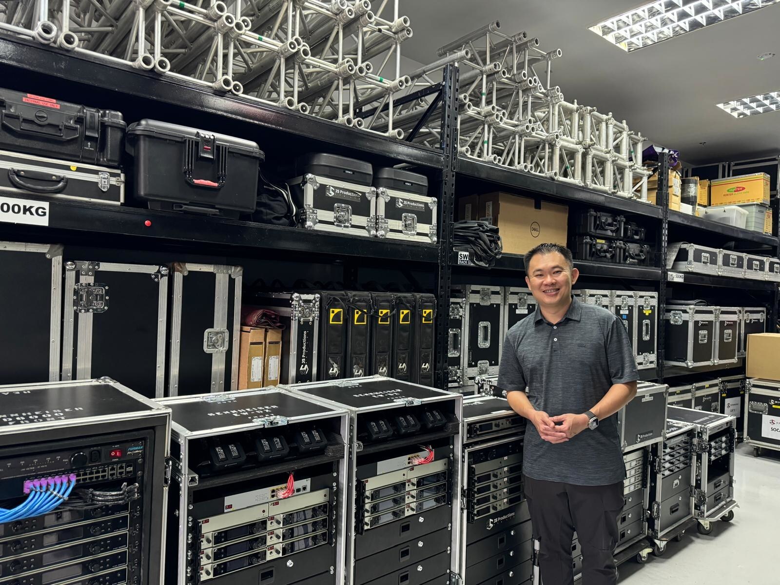 Unable to view the image, Please provide a valid URL.