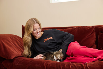 "Love Island USA" host Ariana Madix and her 18-year-old rescue cat named Kitty join The Rescue Effect, the ASPCA's national animal adoption and fostering campaign.