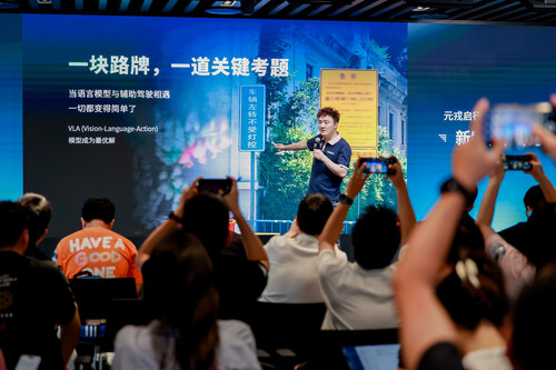 VLA (Vision-Language-Action) Model VLA (Vision-Language-Action) Model