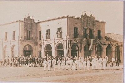 The Business Block Building pictured at its opening ceremony in 1924. Photo courtesy of the Young Family Collection, Pacific Palisades Historical Society.