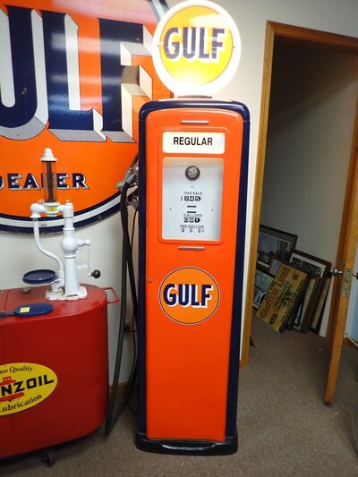 Vintage Gulf Gas Pump & Gulf Gas Station Sign