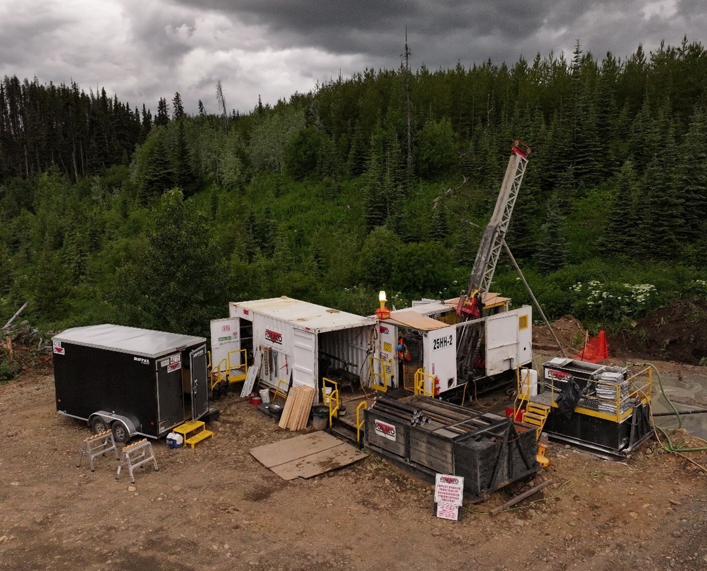 Figure 1 – Drill rig at Baptiste Nickel Project, 2025 (CNW Group/FPX Nickel Corp.) Figure 1 – Drill rig at Baptiste Nickel Project, 2025 (CNW Group/FPX Nickel Corp.)