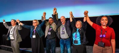 Unifor members re-elect National President Lana Payne and leadership team (CNW Group/Unifor) Unifor members re-elect National President Lana Payne and leadership team (CNW Group/Unifor)