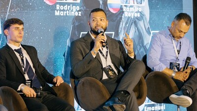 Rodrigo Martínez on a panel discussion “Trading in Times of Uncertainty.” (PRNewsfoto/Vantage)