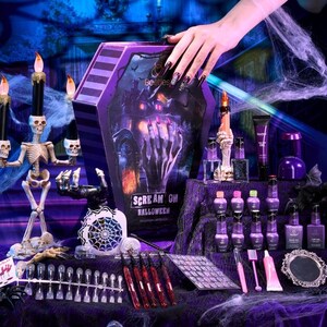Beetles Gel Polish's Limited-Edition Halloween Gift Box "Scream on Halloween" Makes Its Spooky Debut