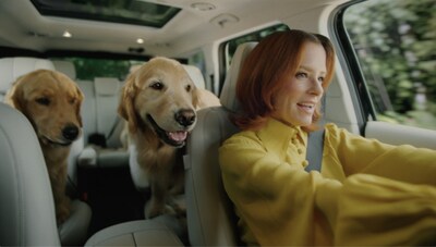 Palisade Hybrid Ad Featuring Parker Posey