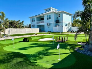 Synthetic Turf Creates Stunning Backyard Putting Green in Sarasota, FL