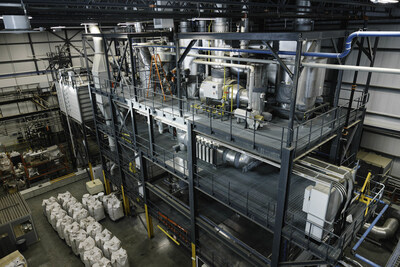 Once in Canada, the beans are roasted at Café William’s Sherbrooke facility, home to the world’s first 100% electric industrial roaster. (CNW Group/Café William)