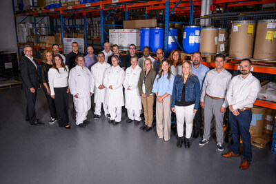 The second shift team and the Steering Committee (CNW Group/Duchesnay Pharmaceutical Group (DPG))