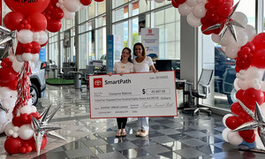 Toyota sorprende al cliente número un millón de SmartPath con un RAV4 gratis
