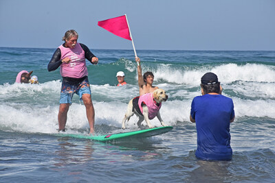 Surf Dog Surf-A-Thon Freestyle Competitors – Steve and Rippin’ Rosie!