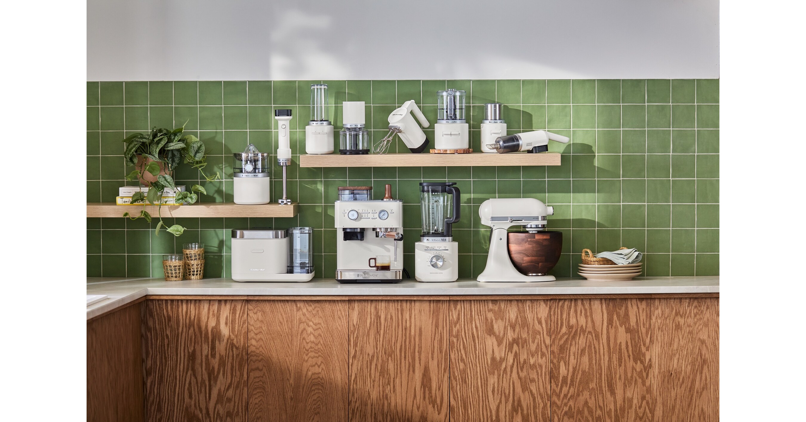 KITCHENAID RESPONDS TO EVOLVING KITCHEN DESIGN TRENDS WITH EXPANDED PORCELAIN WHITE COLLECTION
