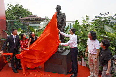 Honoring China-U.S. Cooperation and Friendship Honoring China-U.S. Cooperation and Friendship