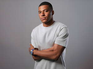 EL EMBAJADOR DE HUBLOT KYLIAN MBAPPÉ PRESENTA CLASSIC FUSION CHRONOGRAPH UEFACHAMPIONS LEAGUE TITANIUM