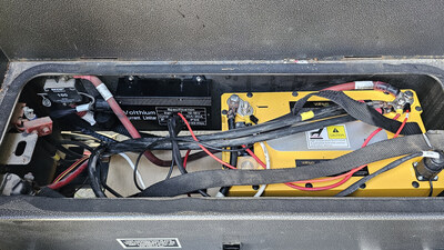 Installation of a Volthium 12V 100Ah PRO 2 battery in a recreational vehicle, simplified with SafeCharge™ technology, carried out by Alternative Solaire Inc. (CNW Group/Énergie Volthium Inc.)