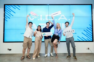 持續精進，邁向國際一流商學院 (PRNewsfoto/同济大学经济与管理学院)