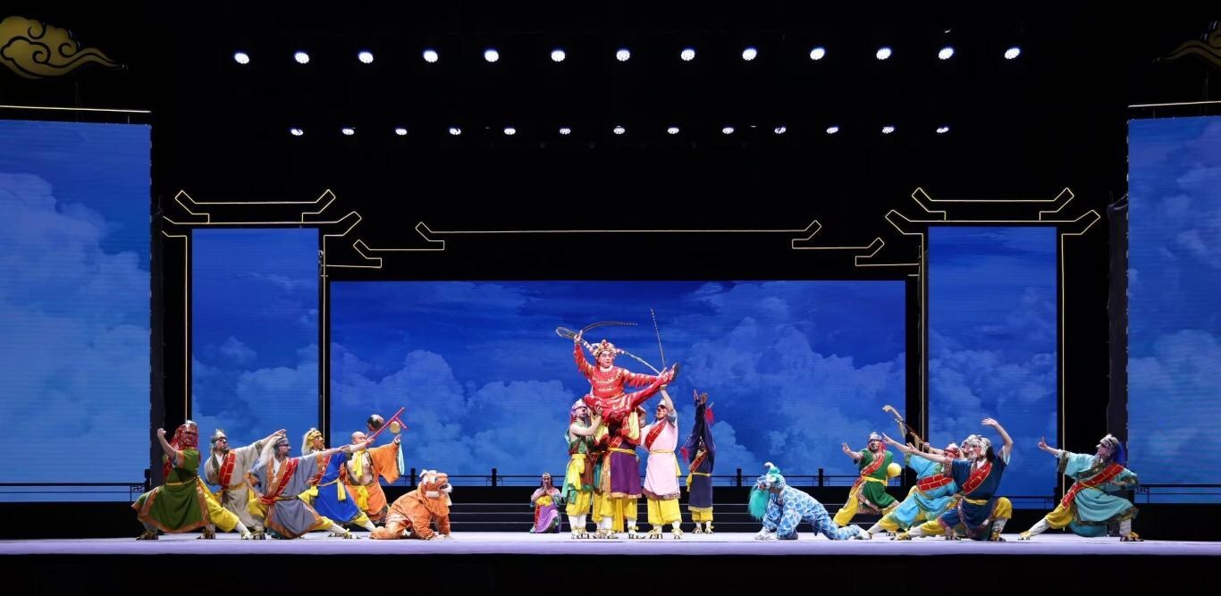 Eröffnung des Festivals der Chinesischen Oper (Kunshan) 2025, das die Vitalität der traditionellen chinesischen Oper zelebriert
