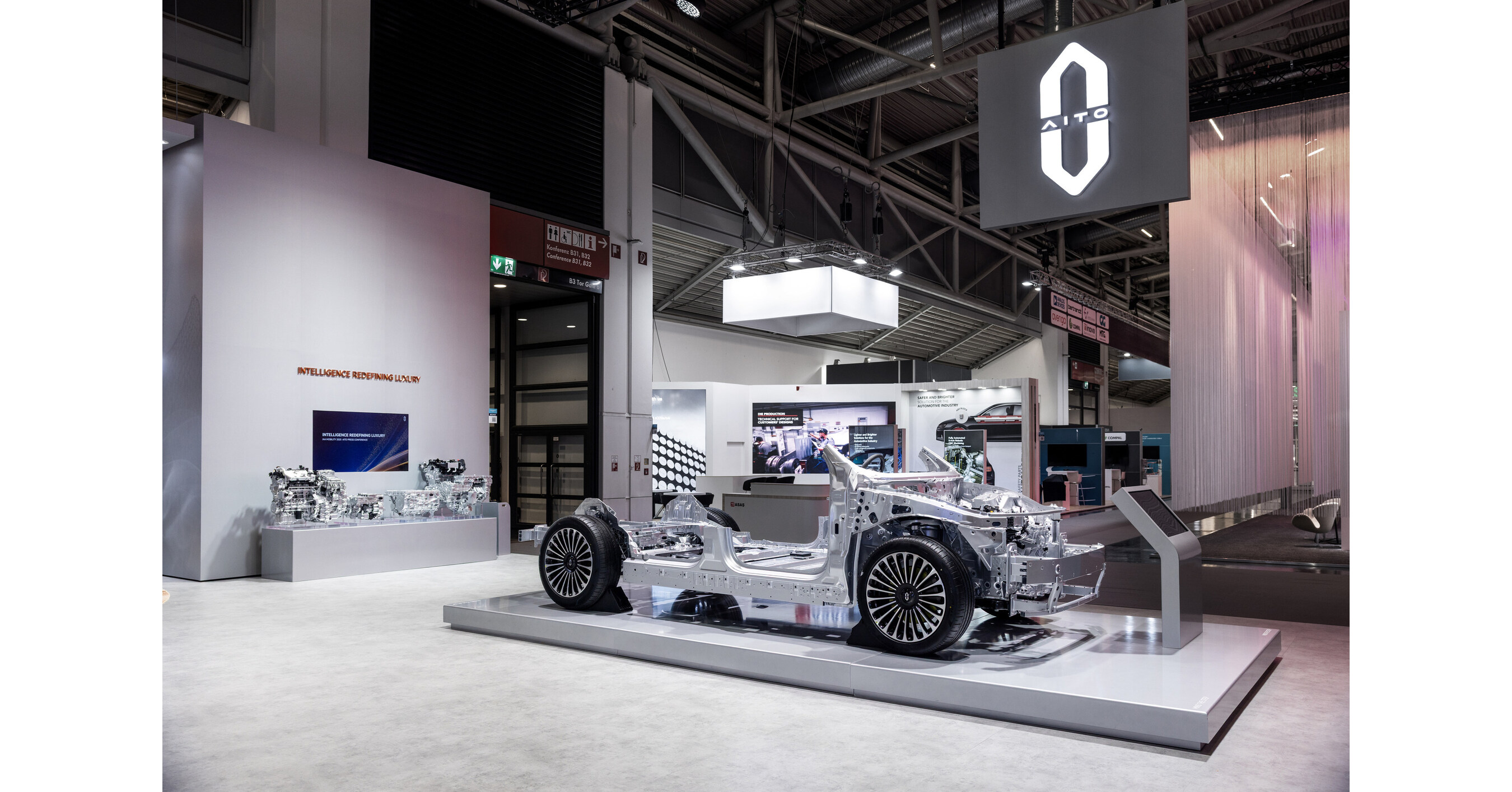 Tajemstv&iacute; &bdquo;nov&eacute;ho luxusu glob&aacute;ln&iacute;ch modelů AITO