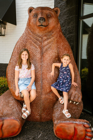THE LODGE PASADENA LAUNCHES NEW MENU, FAMILY-FRIENDLY OFFERINGS &amp; CLARK THE LODGE BEAR IN COMMUNITY CELEBRATION