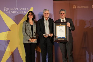 Fernando González Olivieri recibe el Premio al Mérito EXATEC EGADE 2025 por su trayectoria empresarial y liderazgo sostenible