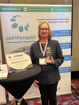 HaemaLogiX's Professor Rosanne Dunn accepting an award at last night's Asia Pacific Cell& Gene Therapy Excellence Awards 2025 (PRNewsfoto/HaemaLogiX)