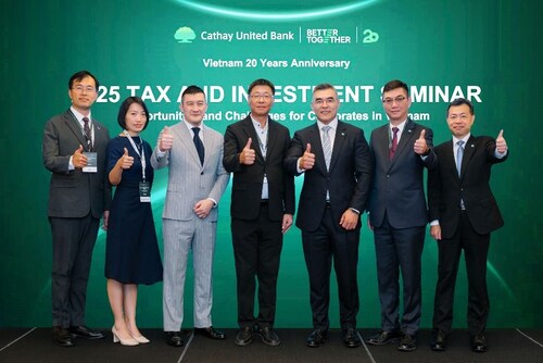 Cathay United Bank hosted the “2025 Tax and Investment Seminar” in Hanoi, Vietnam, providing corporate clients with insights into investment trends in the Vietnamese market. VJ Lu (second from right), General Manager of CUBHCM, stated that the seminar served as a valuable platform for dialogue between businesses and experts. Benny Miao, Executive Vice President (third from right) and Chi-Chao Lin, Chief Economist of CUB (first from right), also participated as panelists. (PRNewsfoto/Cathay United Bank)