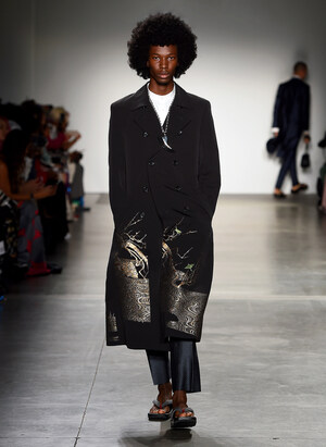 HIROMI ASAI Illuminates NYFW with "Black, Born from Light"