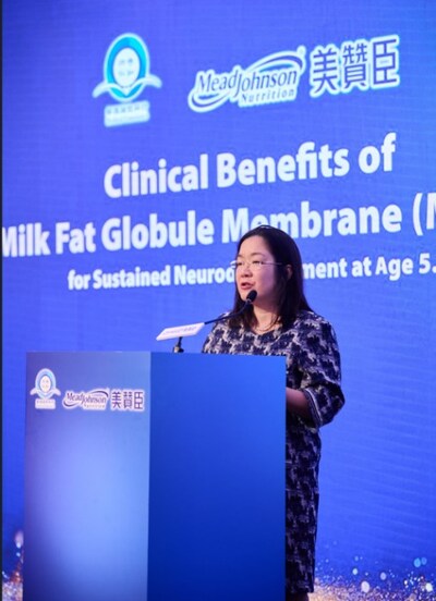 兒童體智及行為發展學科專科醫生杜藴瑜醫生引用臨床研究指出，證實母乳黃金膜 (MFGM) 對兒童長期腦部發展的重要貢獻。