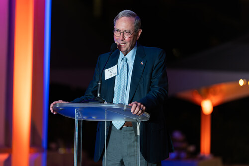 Samuel Ginn, a trailblazer in telecommunications and a 1959 Auburn graduate in industrial management, was honored Friday, Sept. 12, during a special celebration in the college’s Gavin Garden recognizing his transformational $25 million gift — a 2001 investment that launched Auburn Engineering into an era of unprecedented growth. Samuel Ginn, a trailblazer in telecommunications and a 1959 Auburn graduate in industrial management, was honored Friday, Sept. 12, during a special celebration in the college’s Gavin Garden recognizing his transformational $25 million gift — a 2001 investment that launched Auburn Engineering into an era of unprecedented growth.