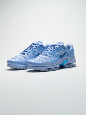 EASTSIDE GOLF AND NIKE RELEASE "TAKE FLIGHT" FOOTWEAR COLLABORATION