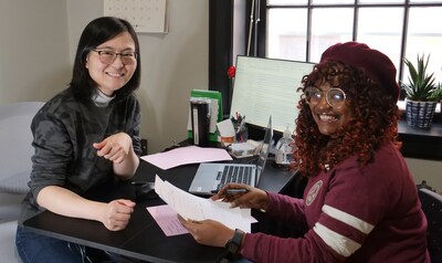 At Hope House Guelph CFC free tax clinic: this year alone, volunteers helped residents unlock over $4.4 million in benefits and credits. (CNW Group/Right To Food)
