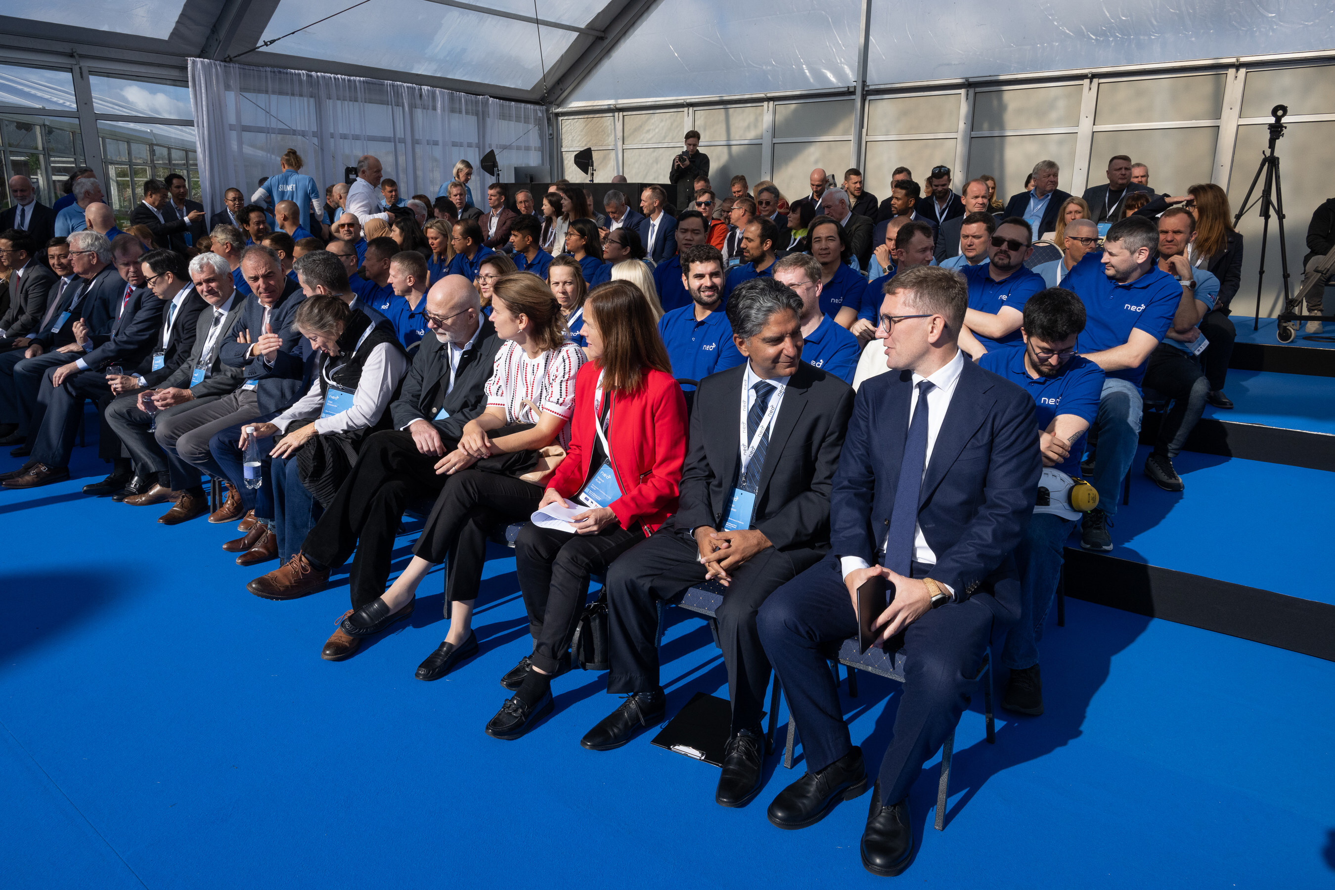 Estonia Magnet Plant Opening - Attendee photo of special guest (CNW Group/Neo Performance Materials, Inc.)