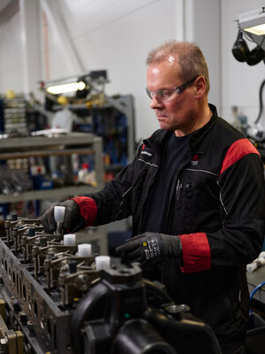Factory remanufacturing of engines requires strong expertise, as each engine is assembled entirely by a single technician.