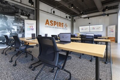 Comcast's $500,000 Investment Provides Free WiFi, Advanced Technology and Digital Skills Programming at the Aspire Center for Workforce Innovation in Chicago's Austin Neighborhood.