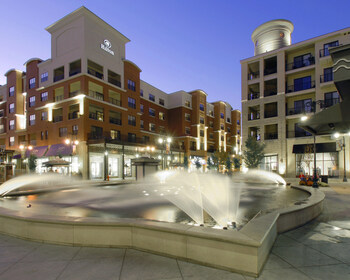 Hilton_Promenade2