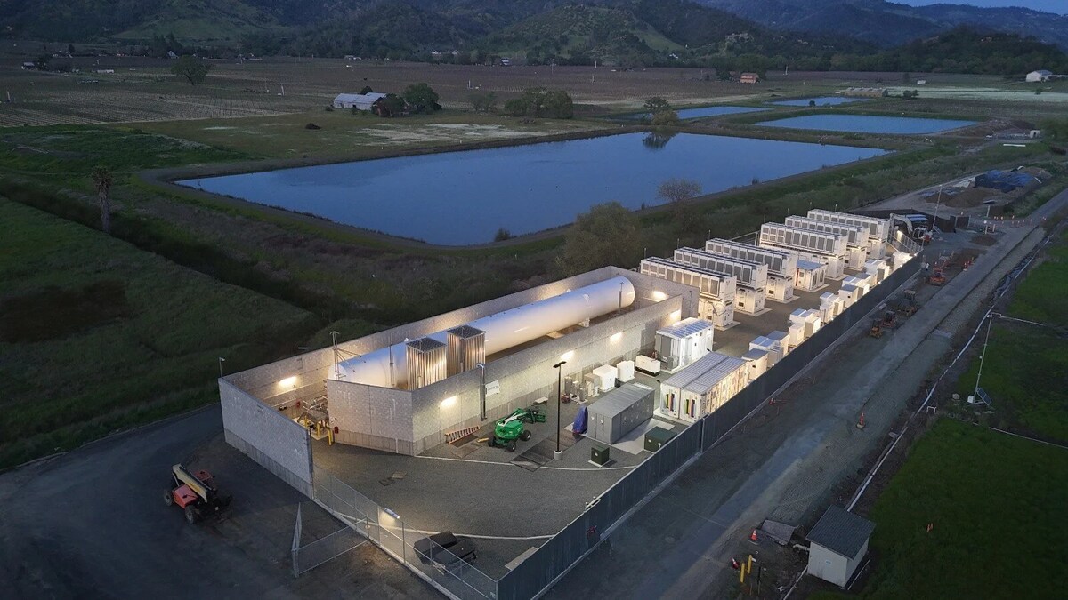 Energy Vault, PG&E Announce Successful Completion of the Calistoga Resiliency Center, the World's First Ultra-Long Duration Hybrid Battery + Hydrogen Energy Storage Microgrid
