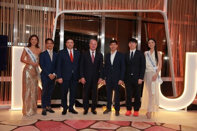 (From the left) Sanly Liu, Miss Universe Indonesia 2025; Dato’ Fadzli Shah, Co-Founder of Zetrix; Mario Búcaro, Vice President of International Relations of Miss Universe Organization; Raúl Rocha Cantú, President of Miss Universe Organization; Wong Thean Soon, Co-Founder of Zetrix; Wong Choong Ren, Co-Founder of Zetrix; and Chloe Lim, Miss Universe Malaysia 2025. (PRNewsfoto/Zetrix)