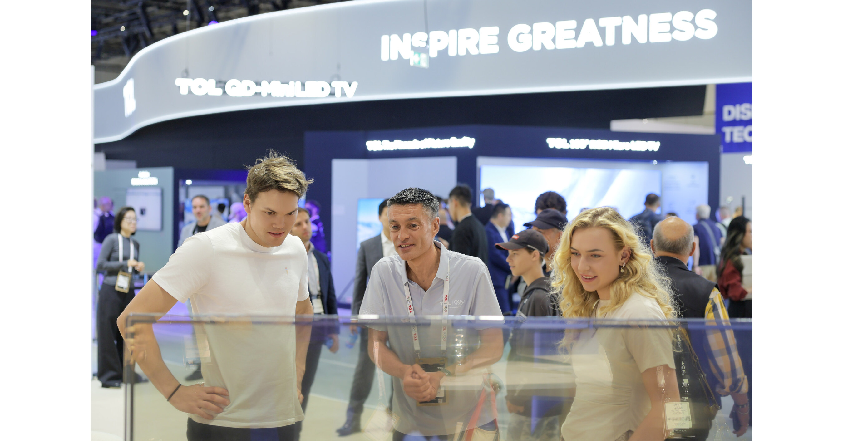 TCL Welcomes Team TCL Ambassadors Joy Beune and Alex Vinatzer to IFA 2025 Berlin