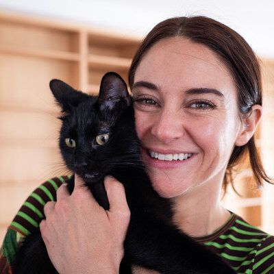 Shailene Woodley partners with Mars and Calm to celebrate the positive impact of pets on mental wellbeing and how pet adoption can change two lives. (PRNewsfoto/Mars, Incorporated)