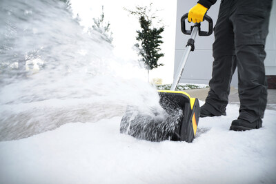 Dewalt Snow Shovel in action