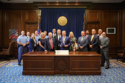 Representatives of Georgia State Patrol, Georgia Department of Natural Resources, Georgia Forestry Commission, Department of Homeland Security and the Georgia Emergency Management Agency joined the Southern Linc team in recognizing Governor Brian Kemp for his support of the Georgia Statewide Communications Interoperability Project. The project brought state, regional and nationwide MCPTT communication capability to agencies through interoperability with Southern Linc’s CriticalLinc™ LTE network.