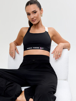 Athleta Champions Women During Breast Cancer Awareness Month in Partnership with Susan G. Komen®