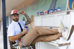Actor Nico Tortorella Launches DER, a Kratom-Infused, Non-Alcoholic Brewski That "Hits Different"