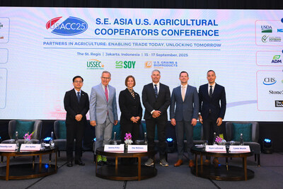 Leaders from the U.S. Soybean Export Council (USSEC) and U.S. Grains & BioProducts Council, in a panel discussion at the S.E. Asia U.S. Agricultural Cooperators Conference, held in Jakarta, Indonesia, 15–17 September 2025. The conference highlighted collaboration in agriculture under the theme ‘Partners in Agriculture: Enabling Trade Today, Unlocking Tomorrow.’