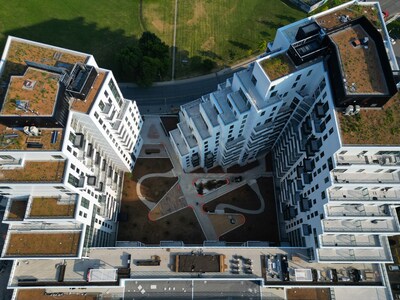 An aerial view of the Don Summerville condominium building (right) an (CNW Group/Toronto Community Housing Corporation)