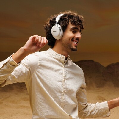 Bose QuietComfort Ultra Headphones (2nd Gen) White Smoke