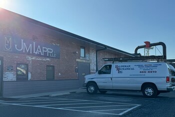 Haldeman Service Van at JM Lapp New Holland