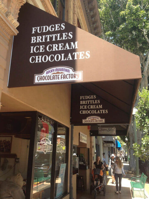 Awnings enhance brand recognition.