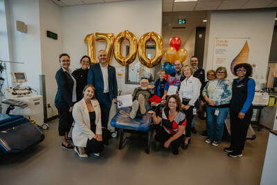 Blood Product Donations Record - Héma-Québec Honours the Greatest Donor in North America (CNW Group/Héma-Québec)